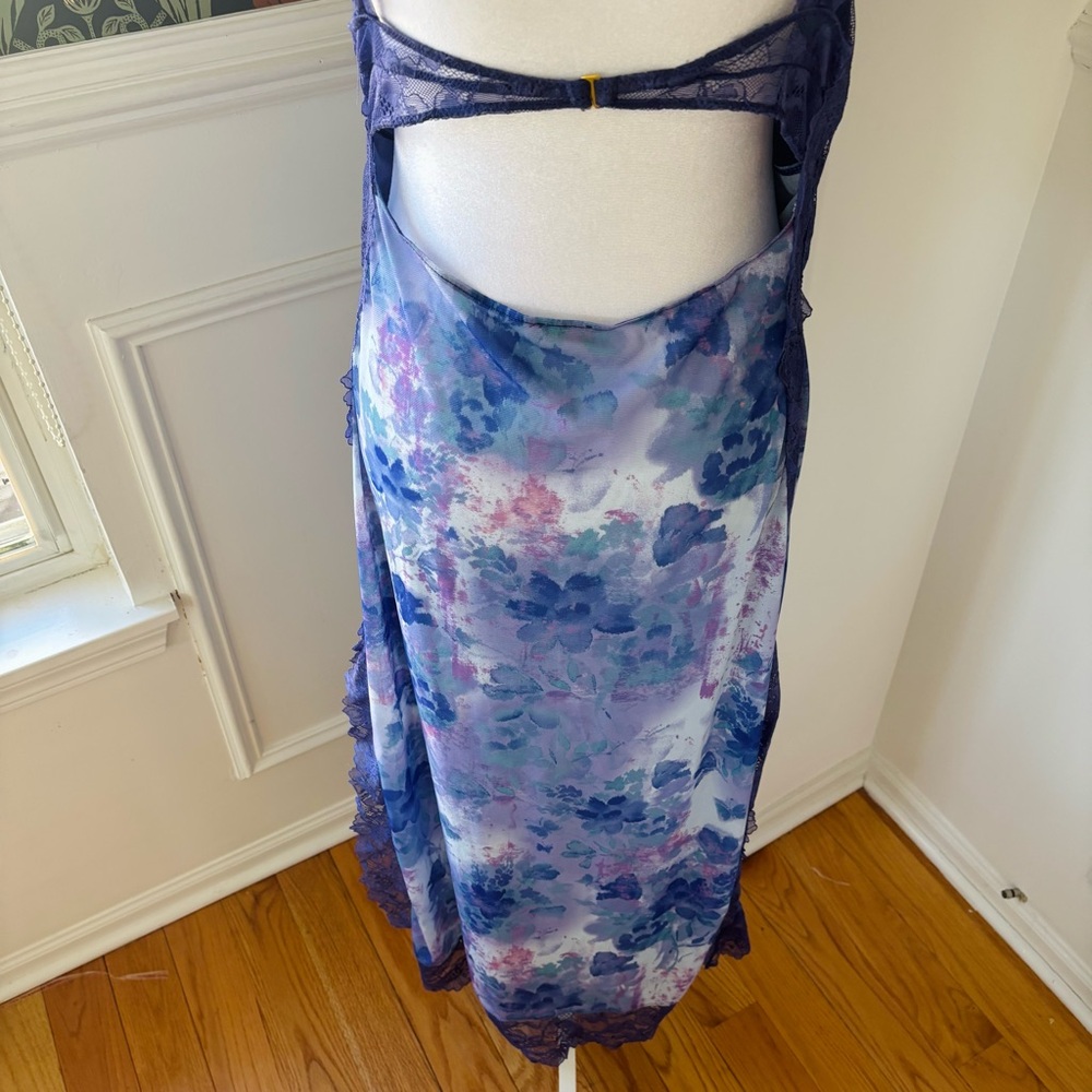 Sheer Floral Lace Night Gown 🪻 - Picture 9 of 9